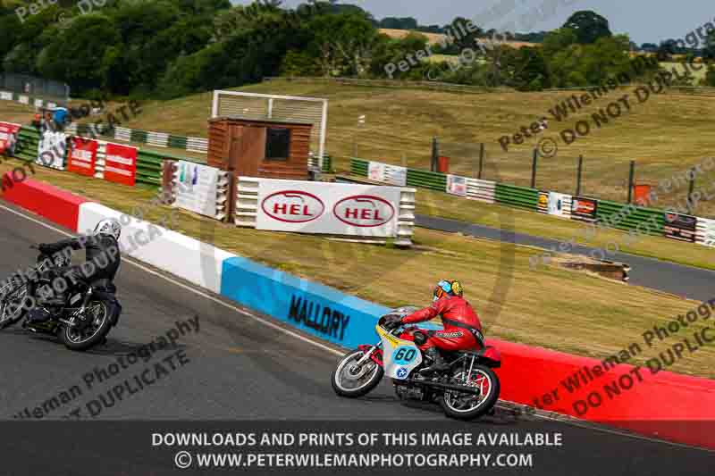 Vintage motorcycle club;eventdigitalimages;mallory park;mallory park trackday photographs;no limits trackdays;peter wileman photography;trackday digital images;trackday photos;vmcc festival 1000 bikes photographs